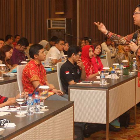 Seminar Publik “Selling with EQ” 28 April 2017 kerjasama dengan SmartFM Yogyakarta di Hotel Eastparc Yogyakarta