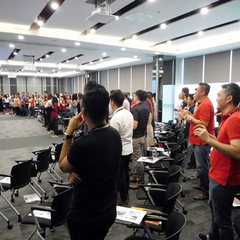 Seminar "Balancing Life with EQ" untuk Tim Sales Distribution Division Bank Danamon 29 Juli 2017 di Menara Danamon Kuningan, Jakarta