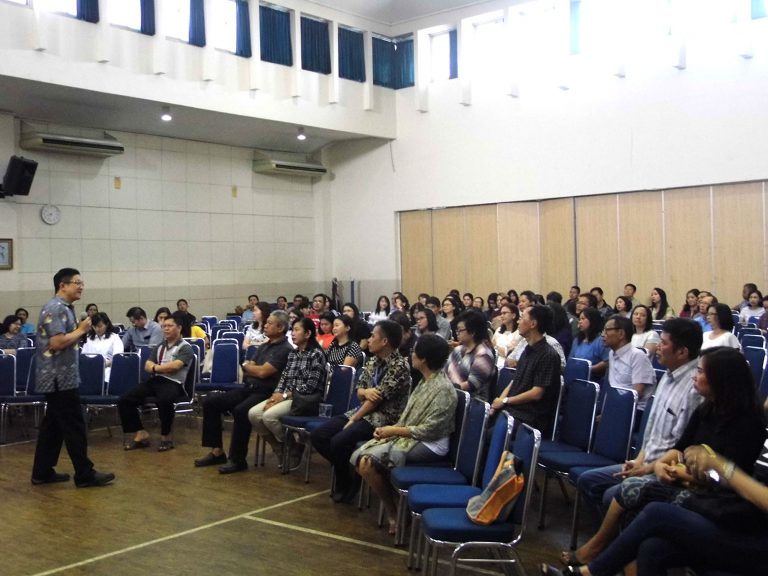 Seminar “Peran Orangtua Dalam Pembentukan Karakter Tangguh Remaja Millenial” SMAK Penabur Kota Tangerang, 23 September 2017