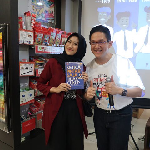 Talk Show "Ketika Pintar Saja Tidak Cukup", 19 Oktober 2019, Gramedia Balaikota-Semarang