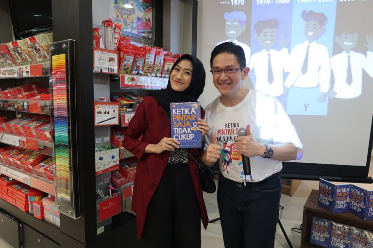 Talk Show “Ketika Pintar Saja Tidak Cukup”, 19 Oktober 2019, Gramedia Balaikota-Semarang
